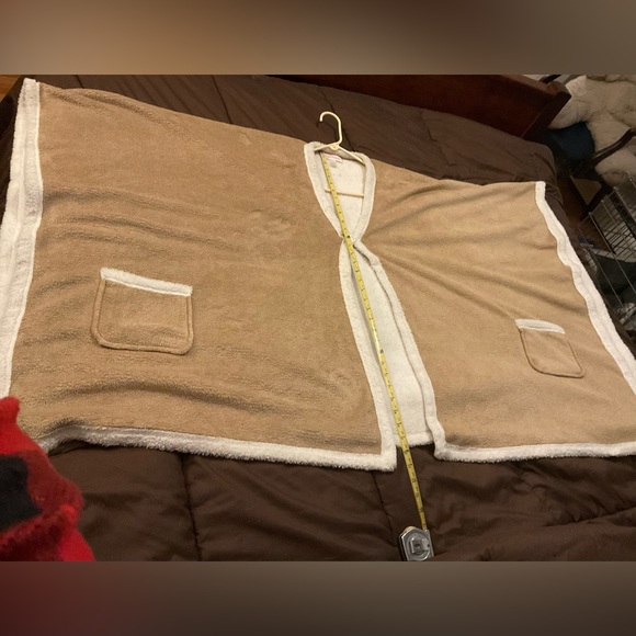 Stan Herman:one size womens shawl/cape/wrap/poncho cream/ tan/beige camel color. - Picture 11 of 13